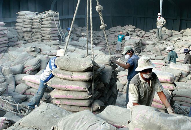 Đầu năm giá xi măng giảm 17%, dự báo thị trường năm 2018