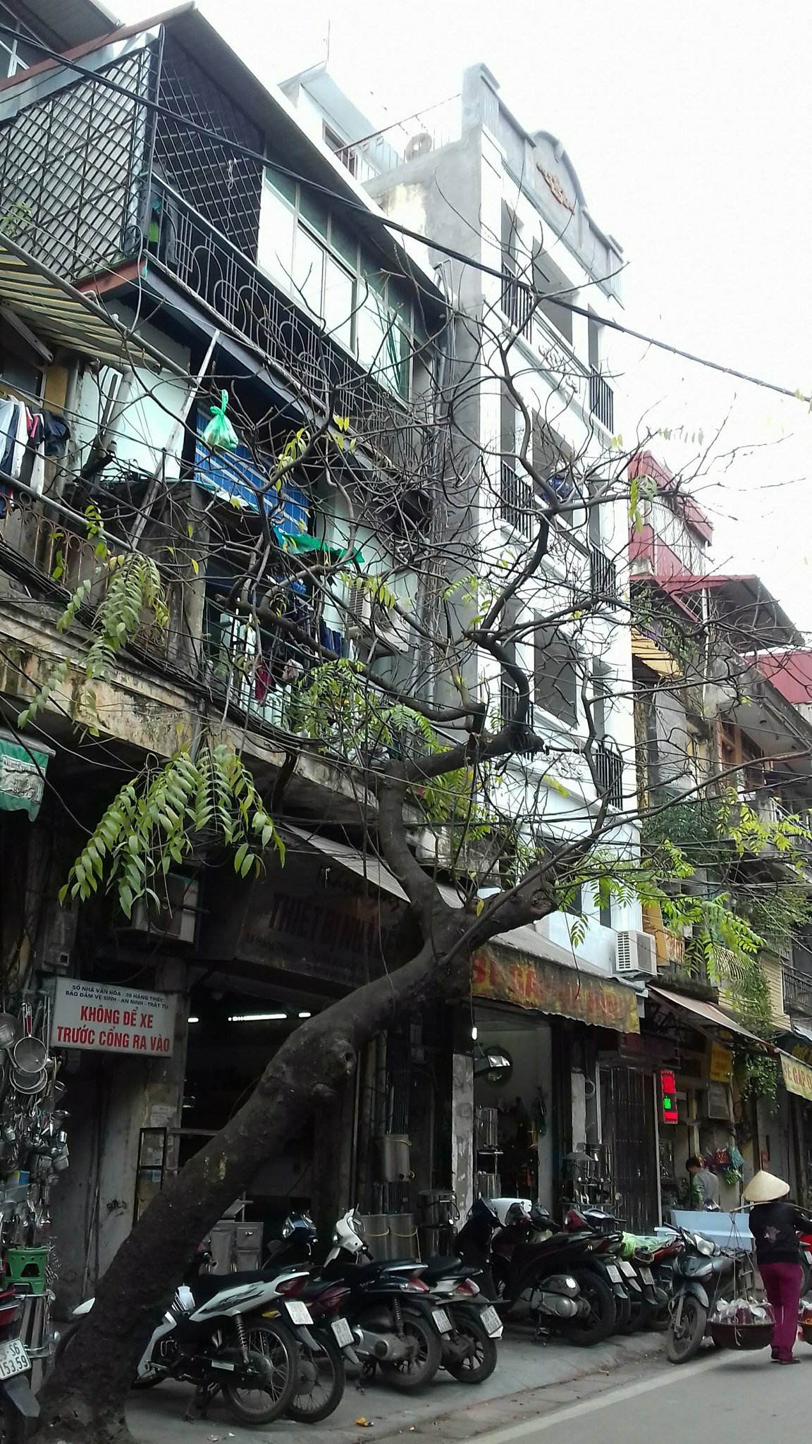 Phường Hàng Gai (Hoàn Kiếm): Quy hoạch phố cổ đang bị phá vỡ bởi công trình sai phạm?