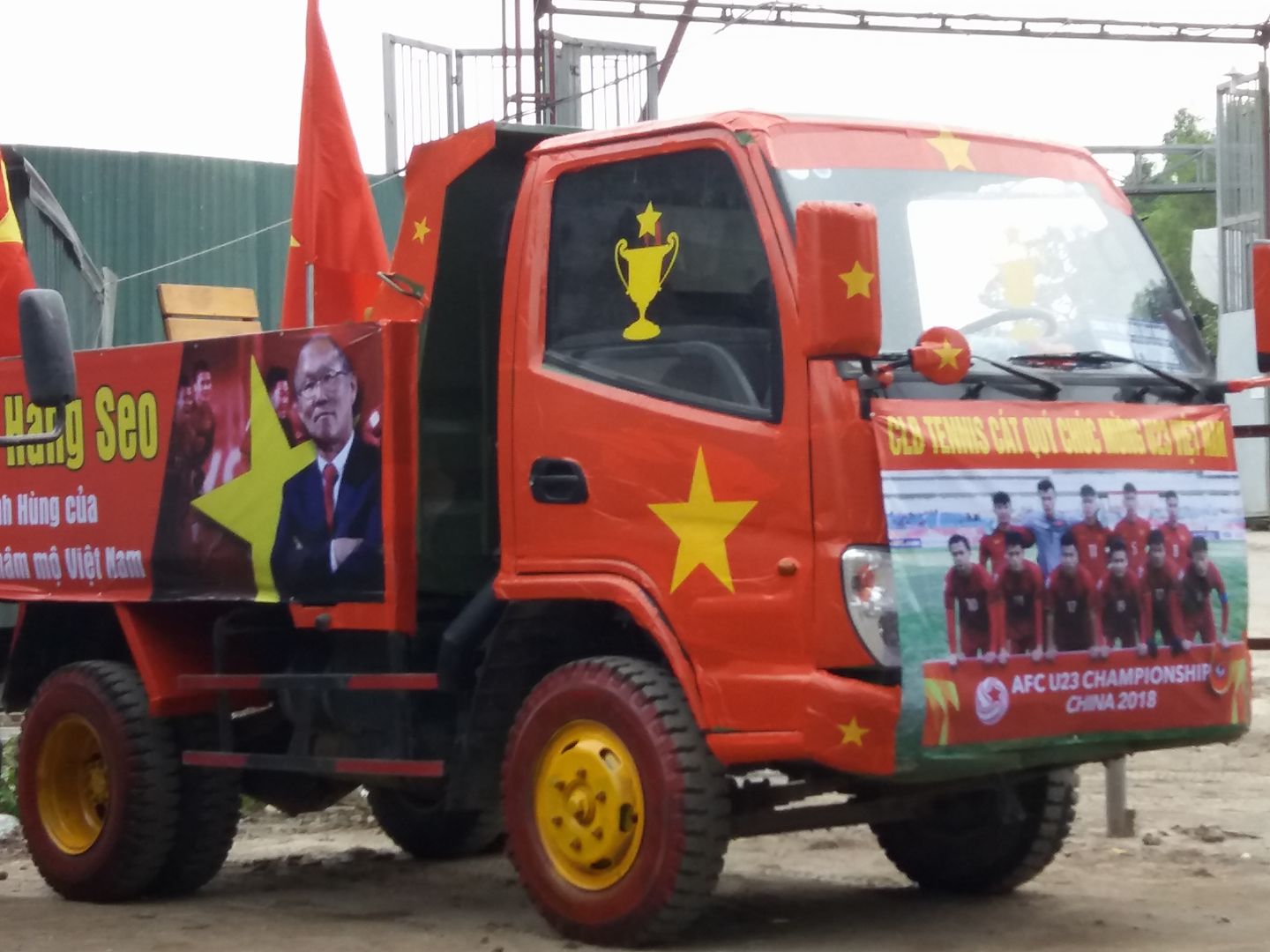 Chung kết còn một ngày - NHM bóng đá Việt nam đã sẵn sàng chờ đón bữa tiệc cùng U23