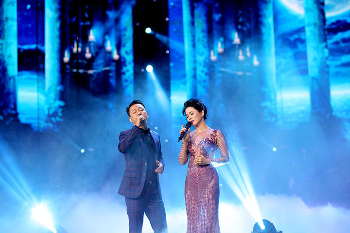 Ấn tượng với dàn sao “khủng” trong đêm nhạc tri ân của Tập đoàn Sunshine