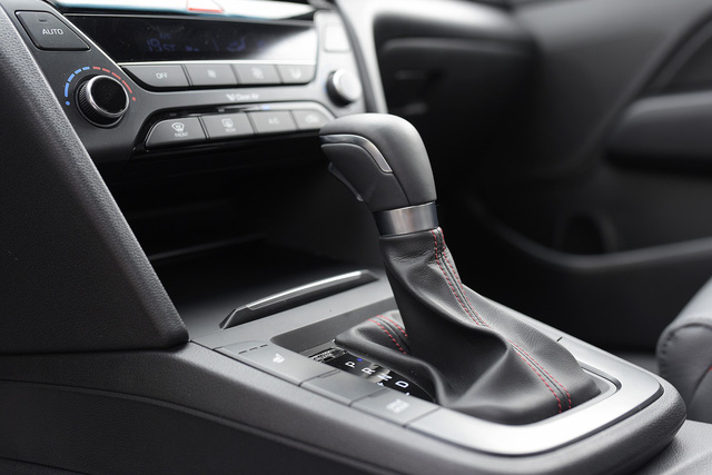 Quyết giành thị phần phân khúc C, Hyundai Elantra Sport mạnh tay giảm giá còn 729 triệu đồng tại thị trường Việt Nam