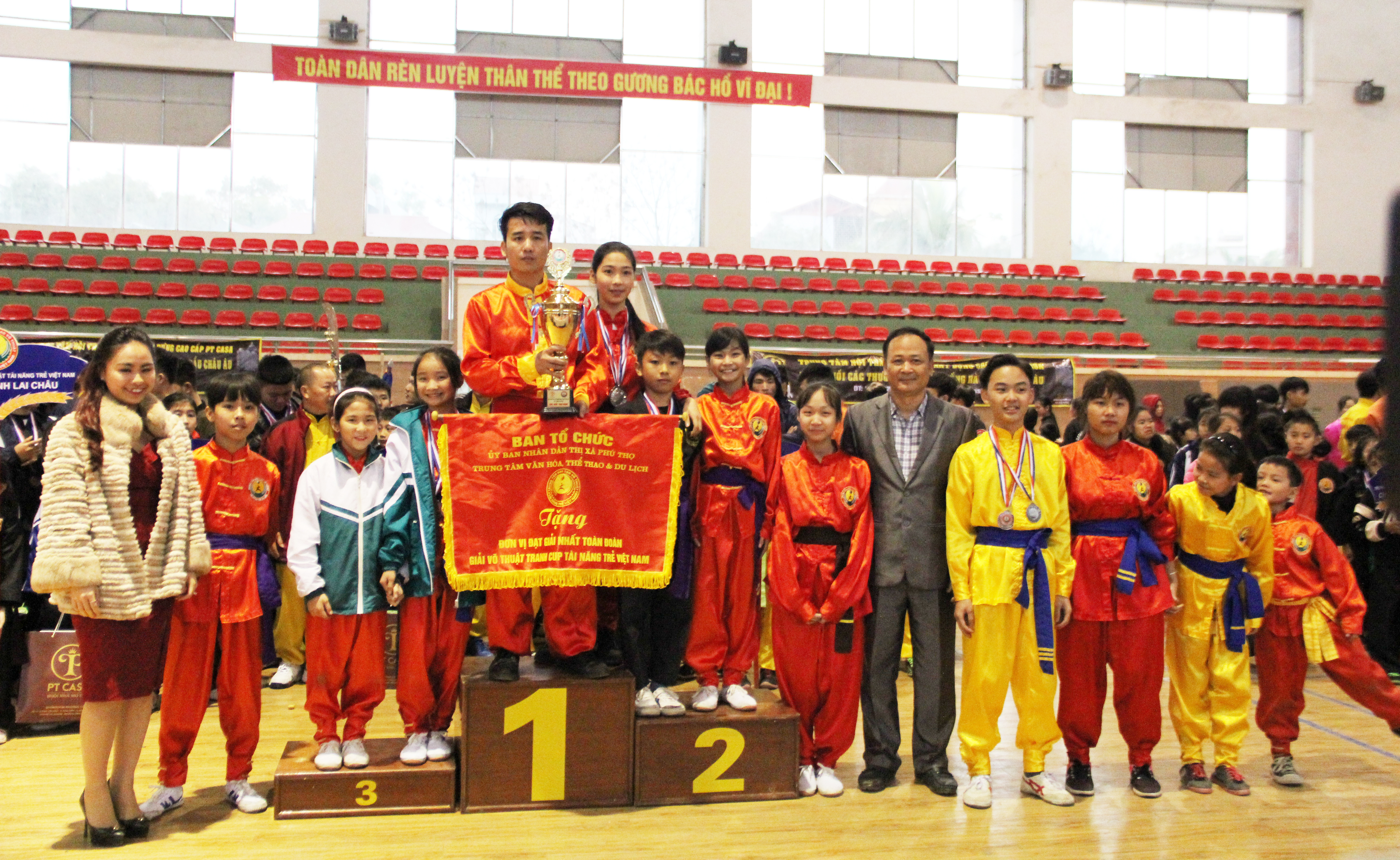 Tưng bừng hội diễn võ thuật cổ truyền thị xã Phú Thọ lần thứ II