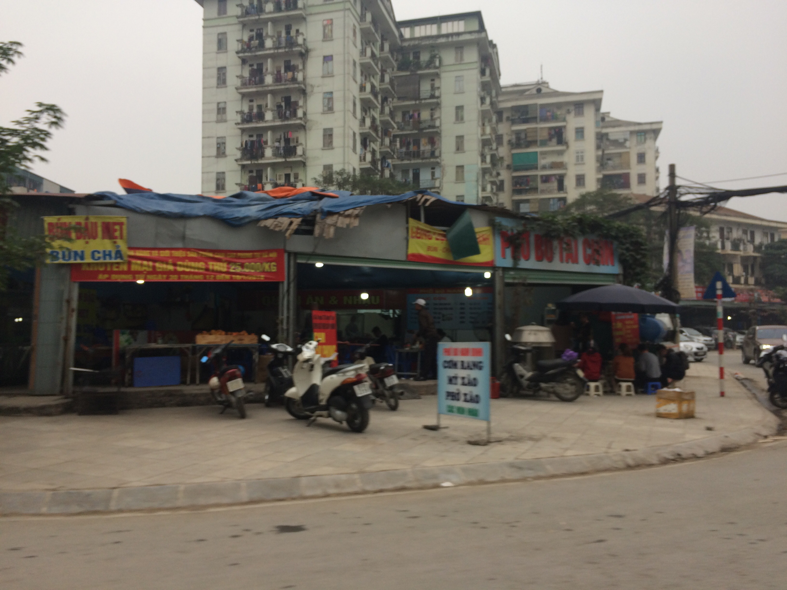 Phường Dịch Vọng Hậu: Xây dựng loạt kiốt tràn lan trên đất tiểu thủ công nghiệp