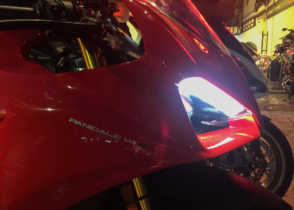 Mẫu superbike đầu bảng của Ducati - Ducati Panigale V4S chính thức về Việt Nam 