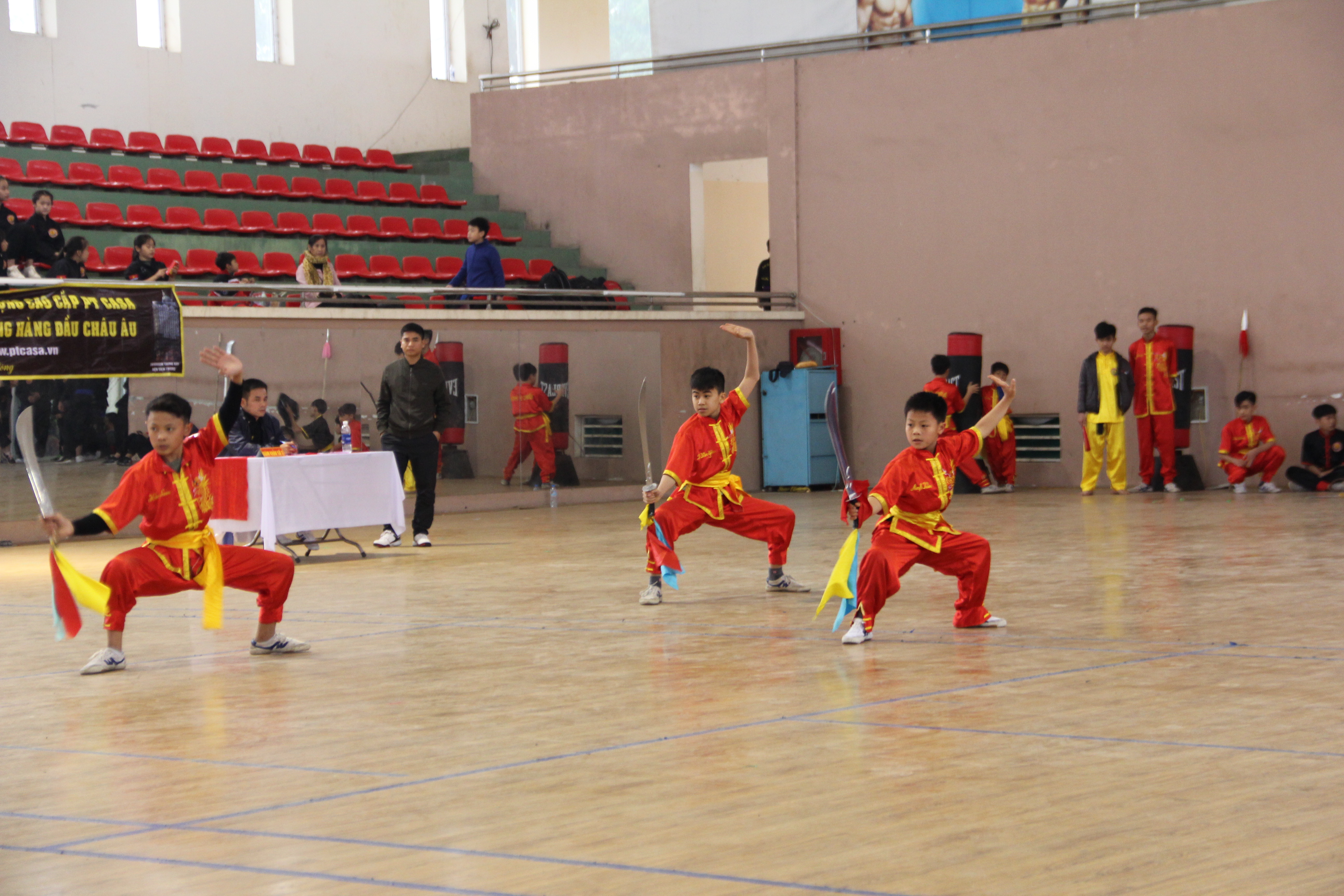 Tưng bừng hội diễn võ thuật cổ truyền thị xã Phú Thọ lần thứ II