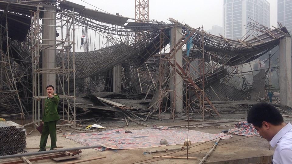 Sập giàn giáo khiến khiến 6 người thương vong