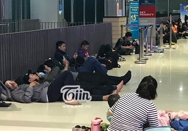 Hàng chục chuyến bay bị hủy, lãnh đạo Cảng hàng không Vinh nói gì ?