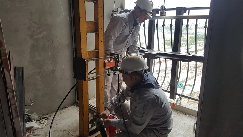 “Chiều” khách hàng, chủ đầu tư thuê máy thử tải kết cấu ban công