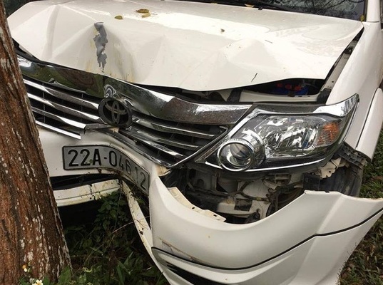 “Điểm trừ” Toyota Vios – Đâm nát đầu, túi khí vẫn “bất động”