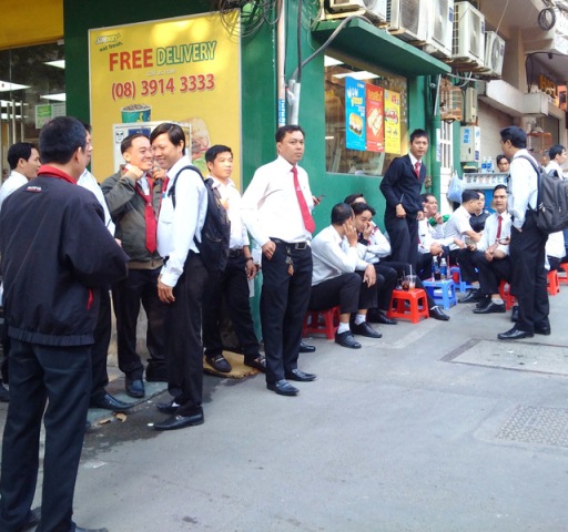 Hàng trăm nhân viên của Vinasun dự khán phiên xử kiện Grab