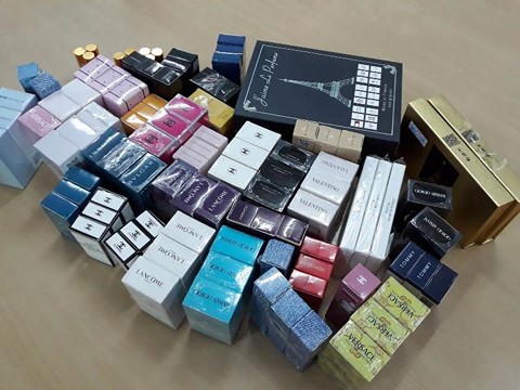 Phát hiện cơ sở làm giả nước hoa hàng hiệu tại TP.HCM 