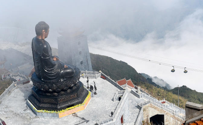 Quần thể văn hóa tâm linh trên đỉnh Fansipan – kiệt tác giữa mây ngàn 
