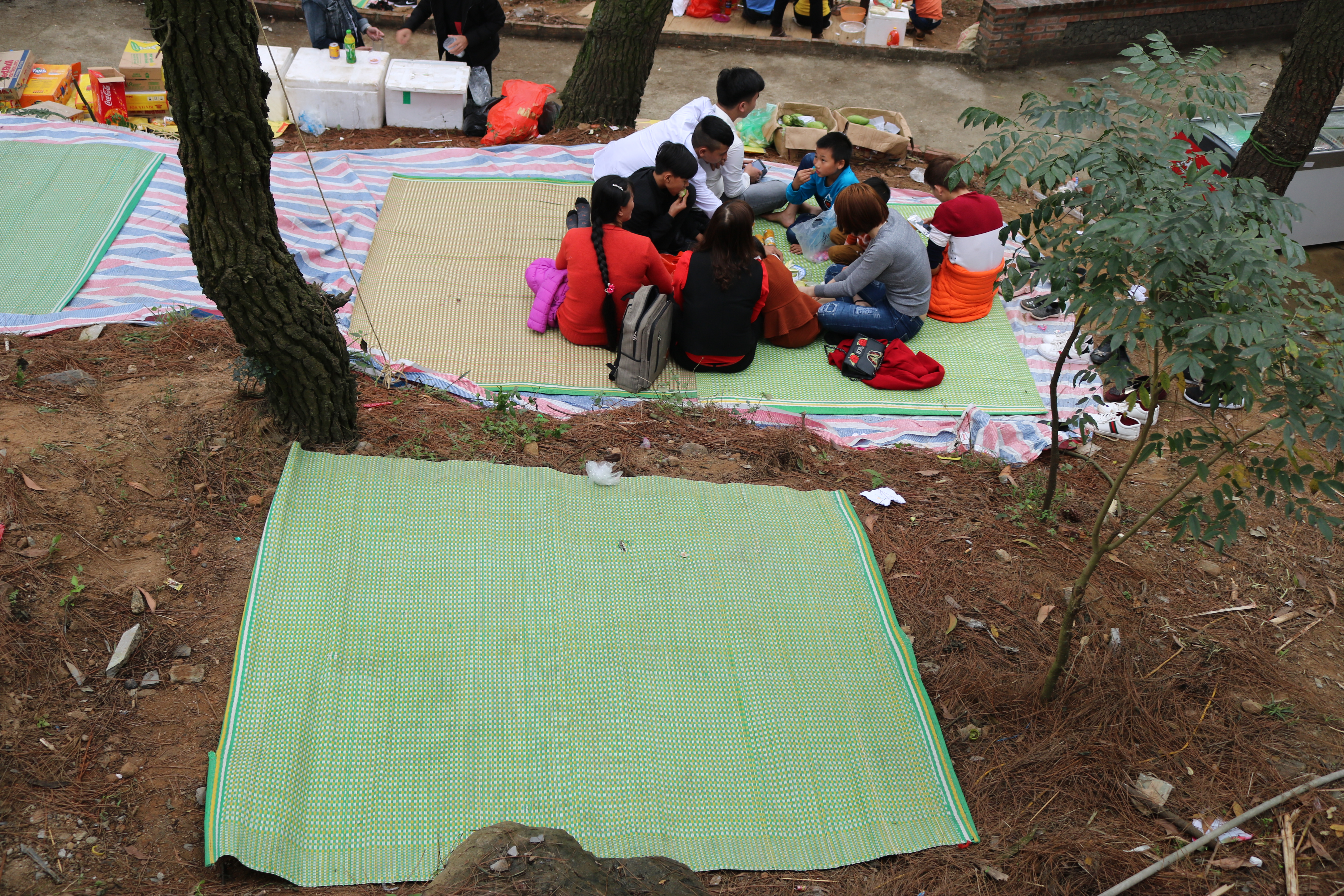 Chùa Phật Tích: Tấp nập dòng người du xuân trẩy hội 