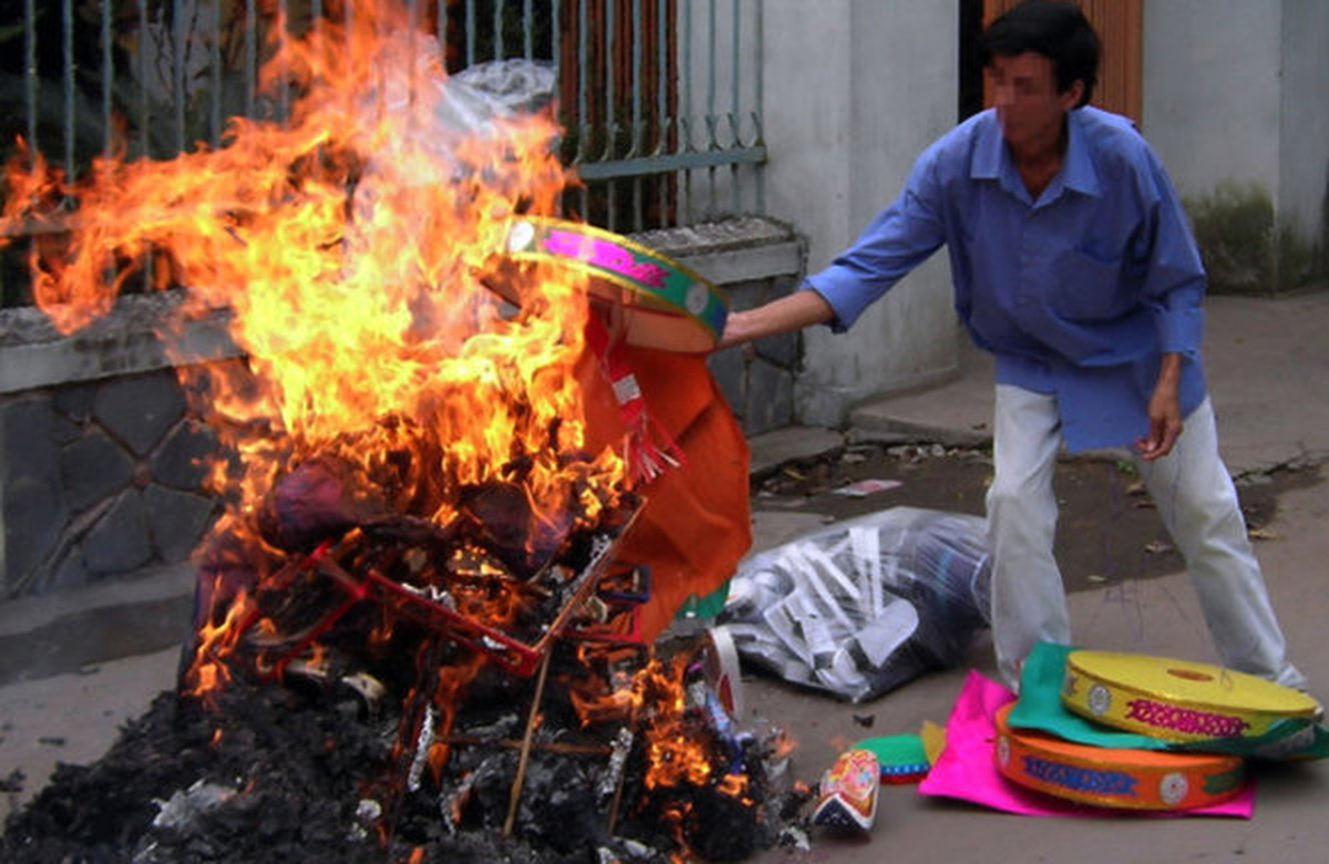 Tập tục đốt vàng mã: Giữ hay bỏ ?