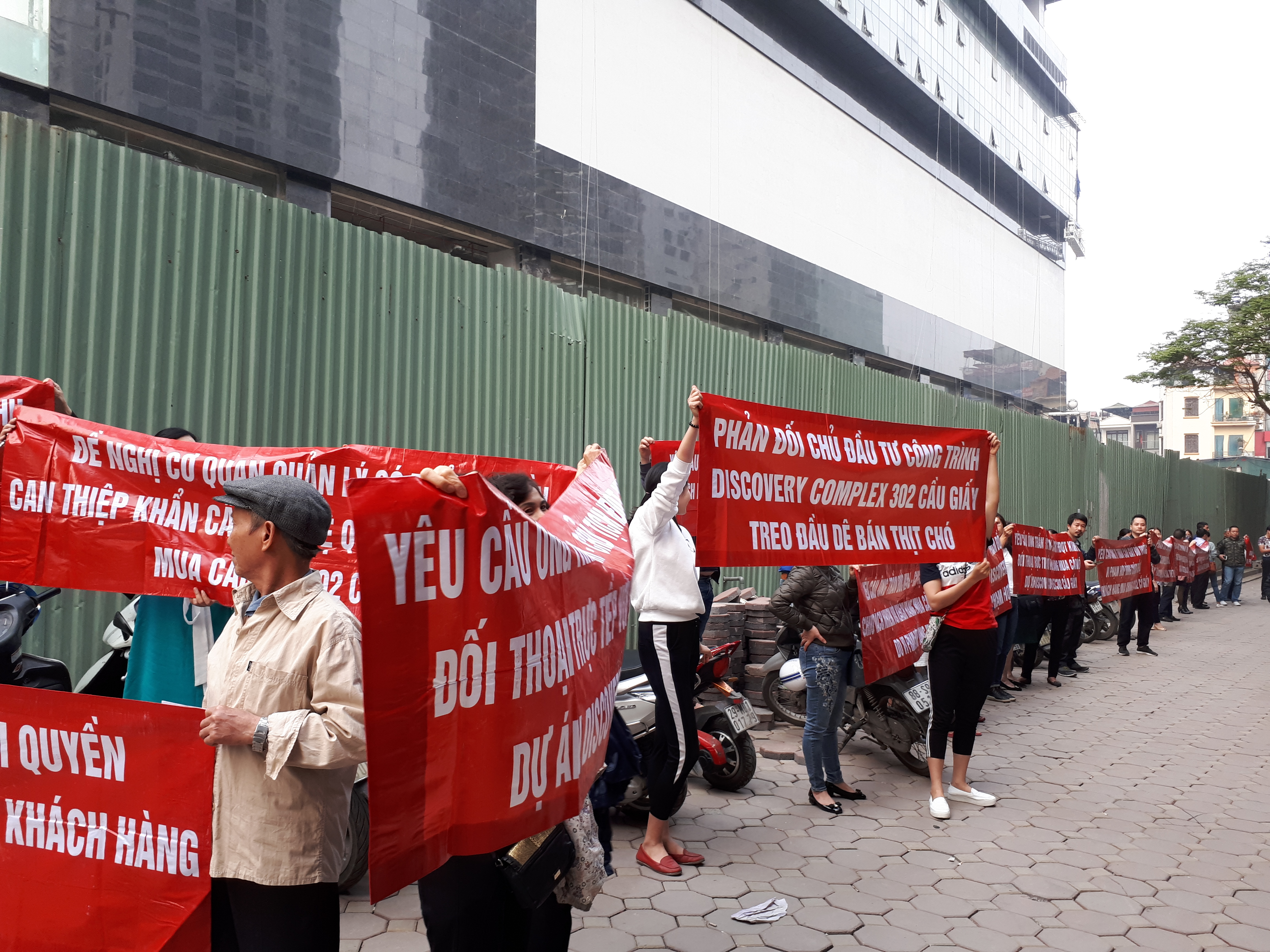 Chủ đầu tư Discovery Complex 302 Cầu Giấy mập mờ quyền lợi của thượng đế