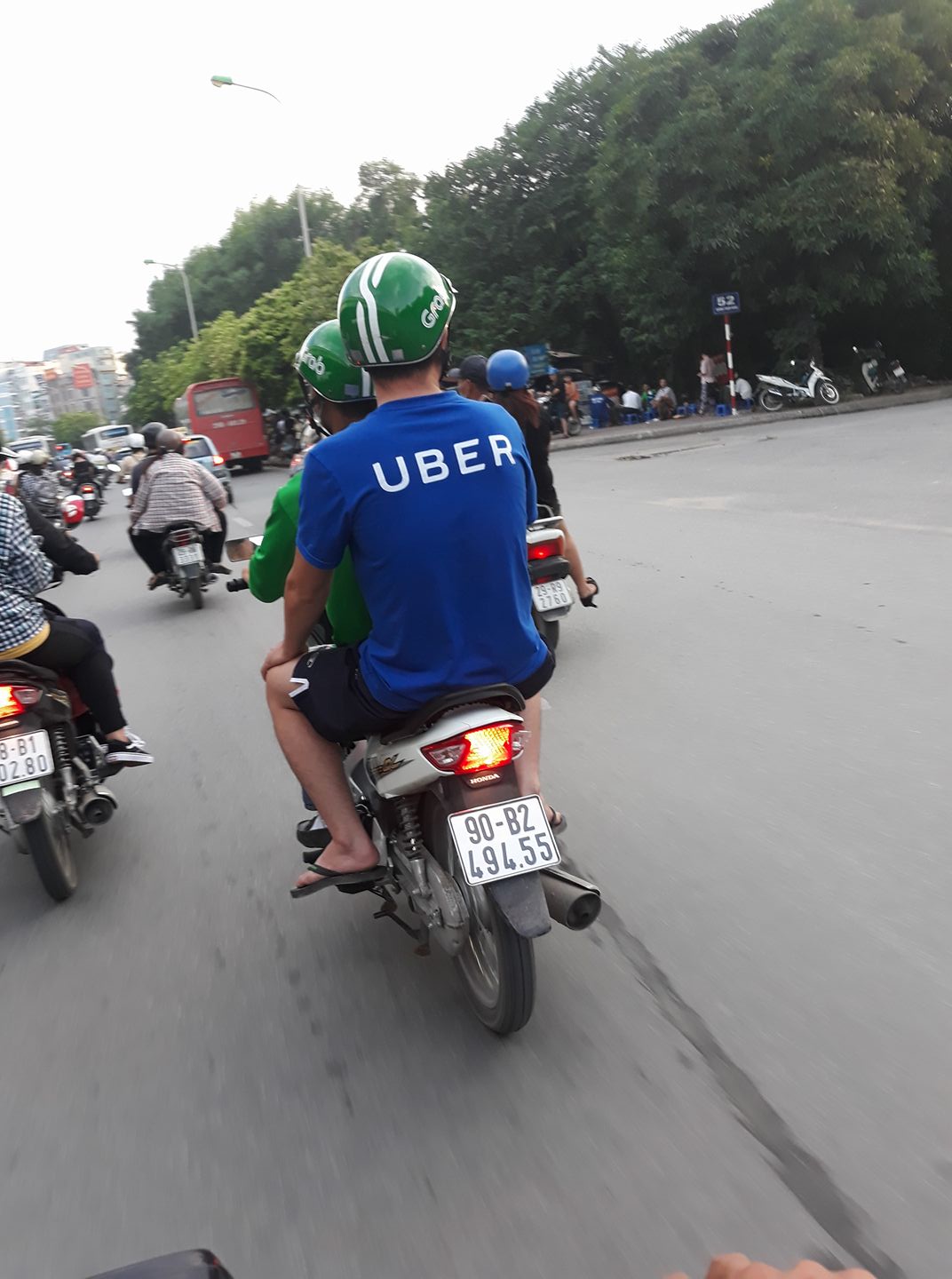 Bộ Công Thương gửi công văn yêu cầu Grab báo cáo về việc mua lại Uber