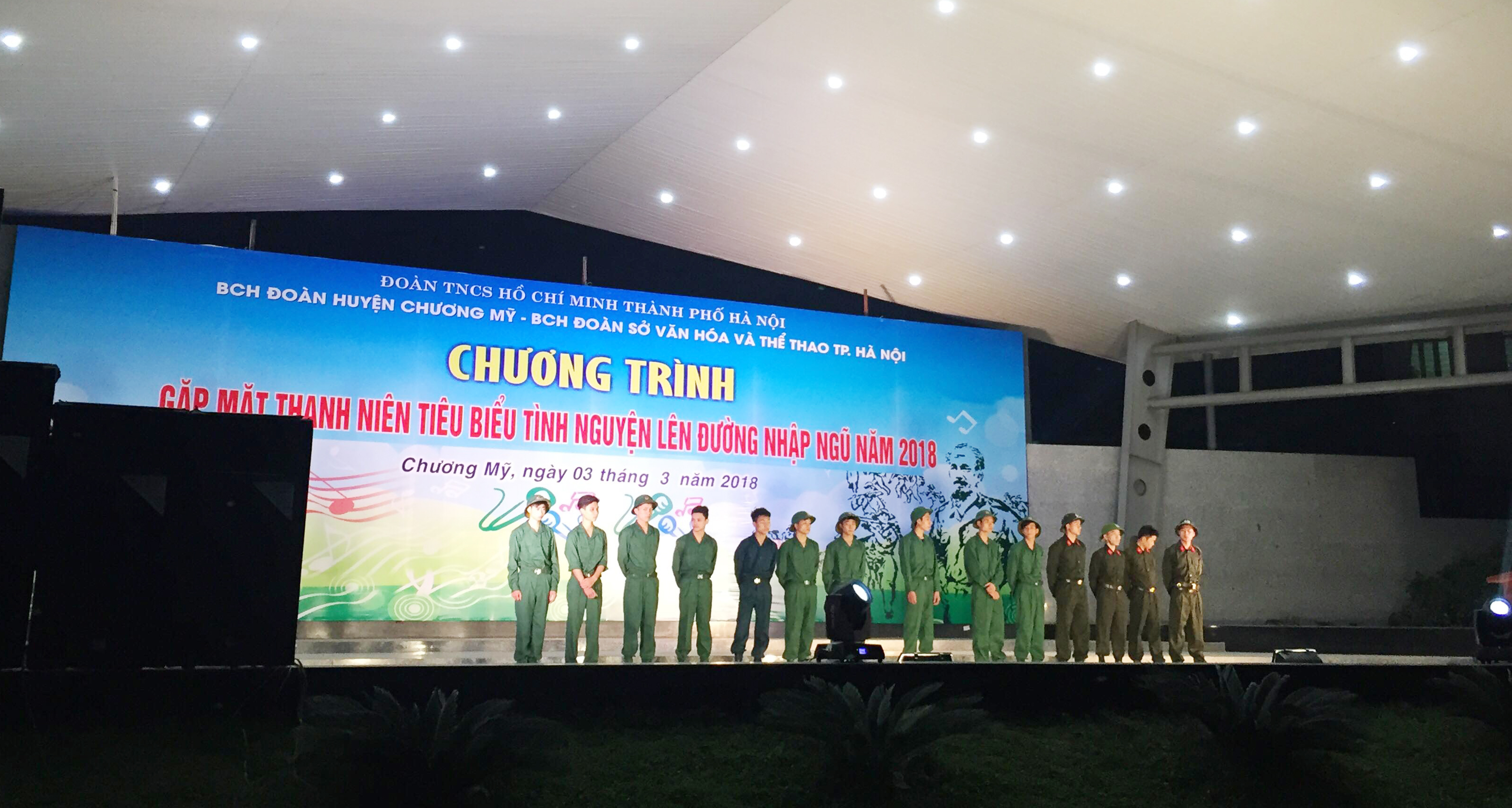 Hà Nội: Gặp mặt thanh niên tiêu biểu tình nguyện lên đường nhập ngũ