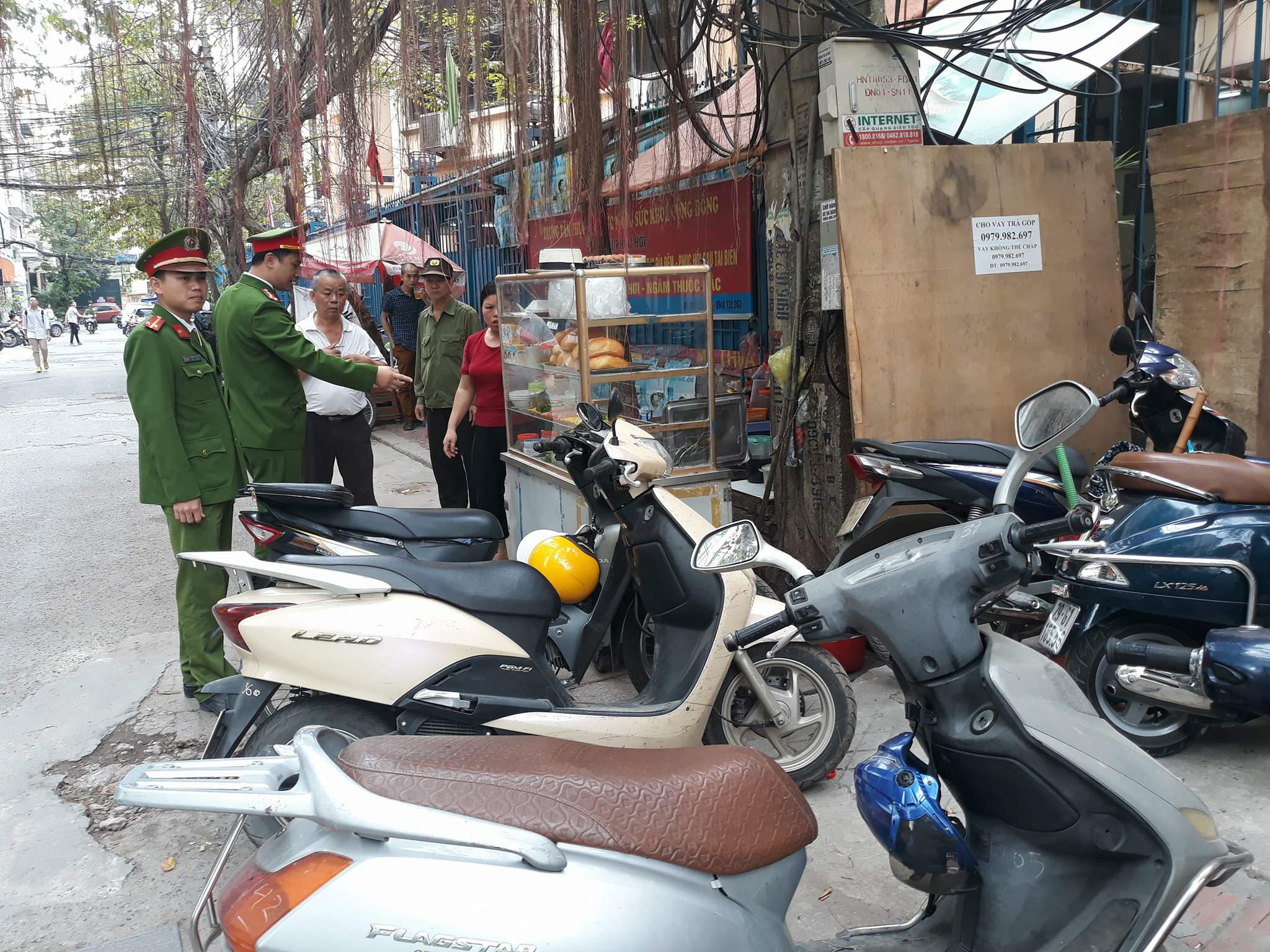 Phường Láng Hạ vi phạm trật tự đô thị sau khi nhận được phản ánh