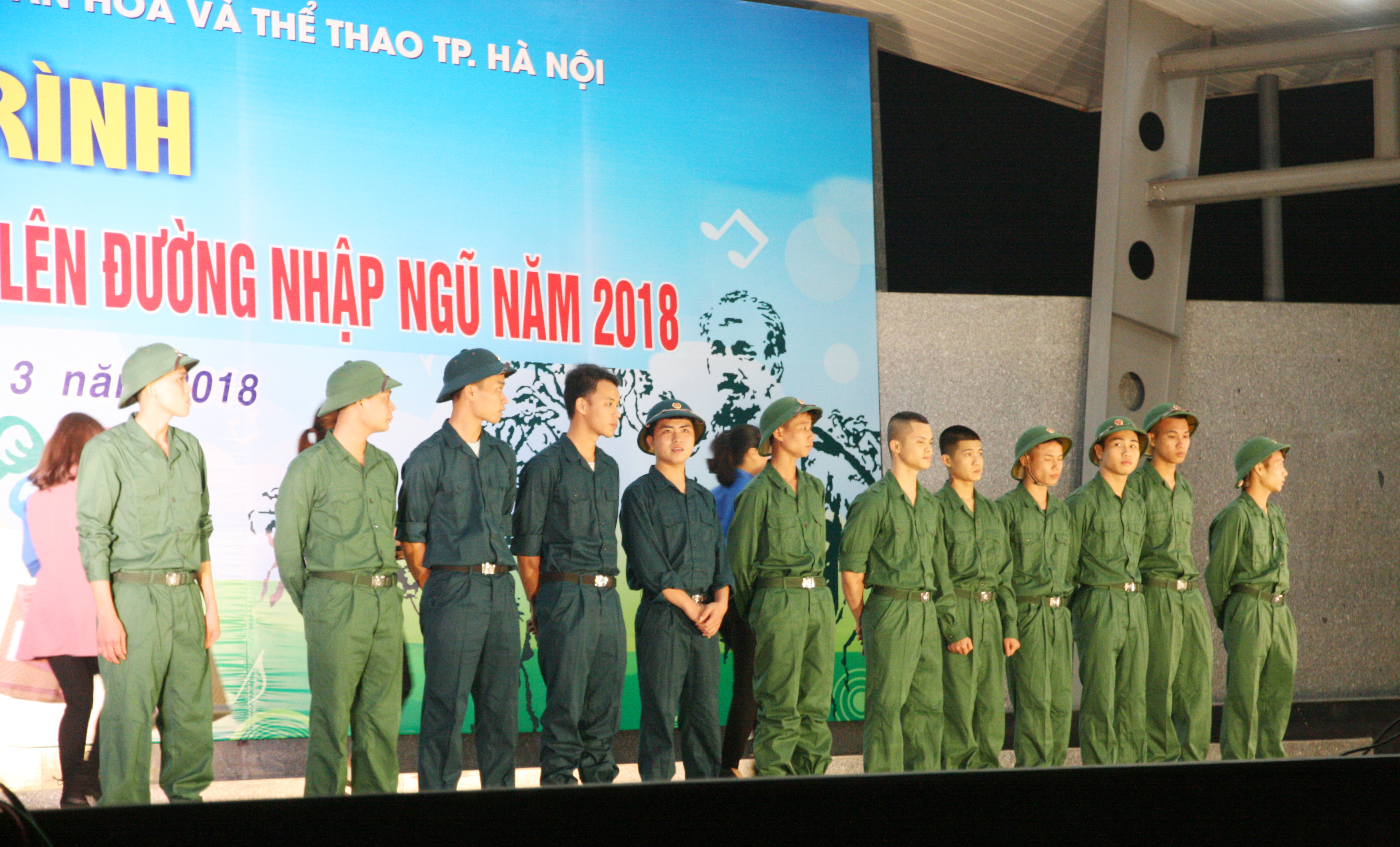 Hà Nội: Gặp mặt thanh niên tiêu biểu tình nguyện lên đường nhập ngũ