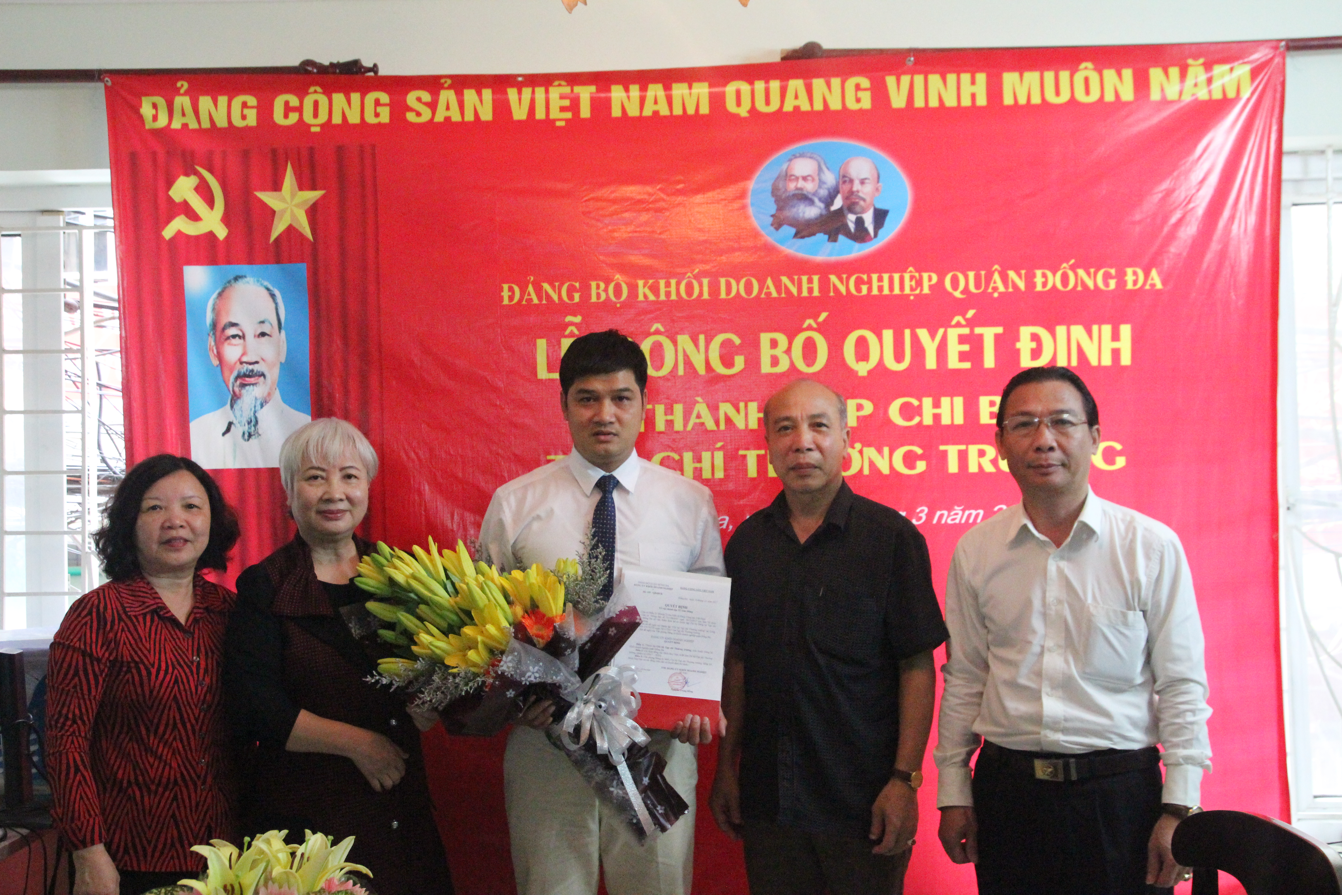 Lễ công bố Quyết định thành lập Chi bộ Tạp chí Thương Trường