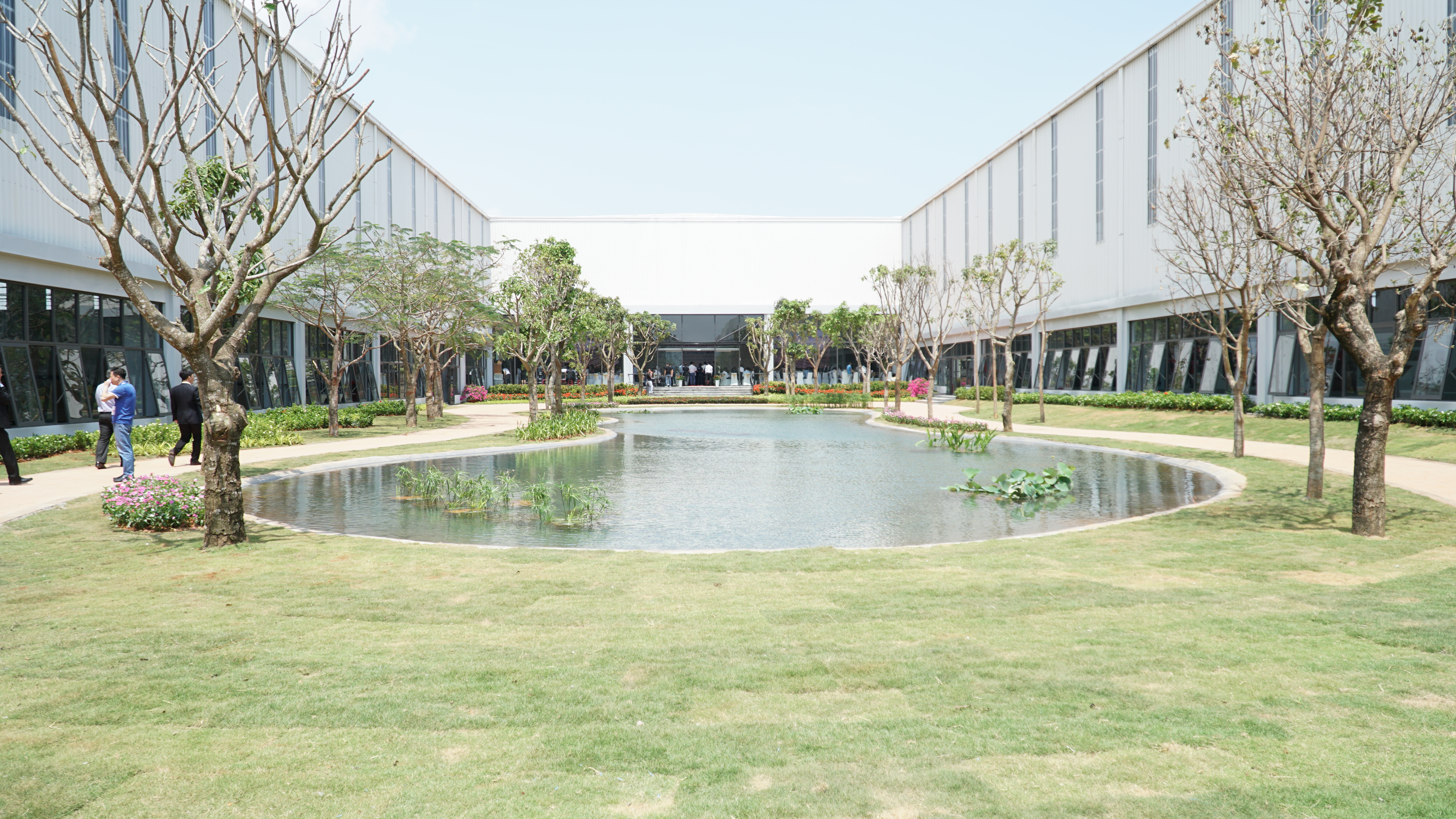 VGhhY28ga2jDoW5oIHRow6BuaCDEkcawYSB2w6BvIGhv4bqhdCDEkeG7mW5nIG5ow6AgbcOheSBz4bqjbiB4deG6pXQgeGUgZHUgbOG7i2NoIFRoYWNvIE1hemRhIA==