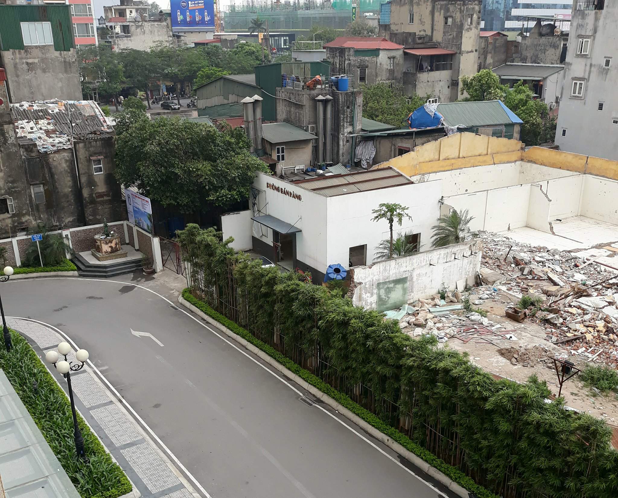 Công ty Quang Minh lấn chiếm hạ tầng thi công dự án. Cư dân Helios 75 Tam Trinh phản đối 