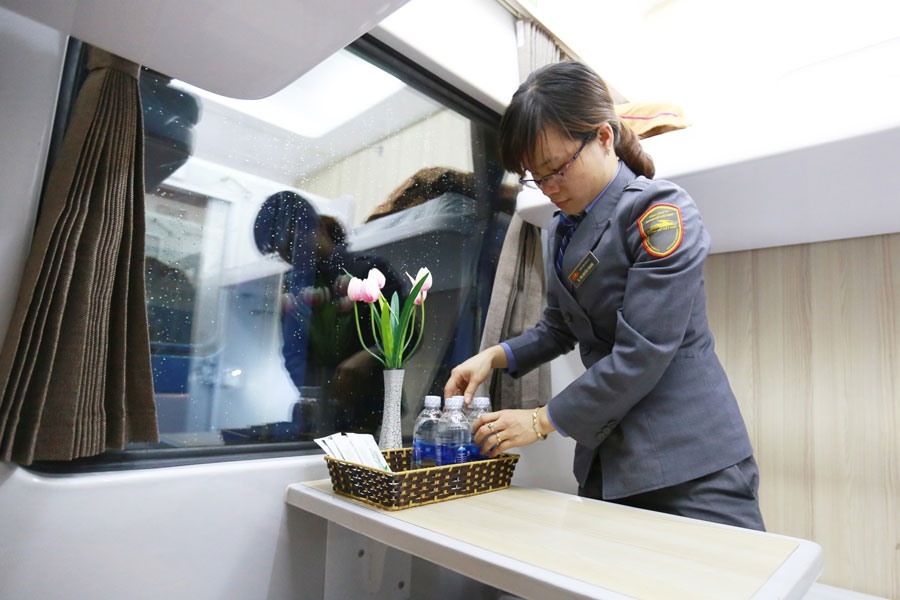 Quy định ngực lép, răng vâu