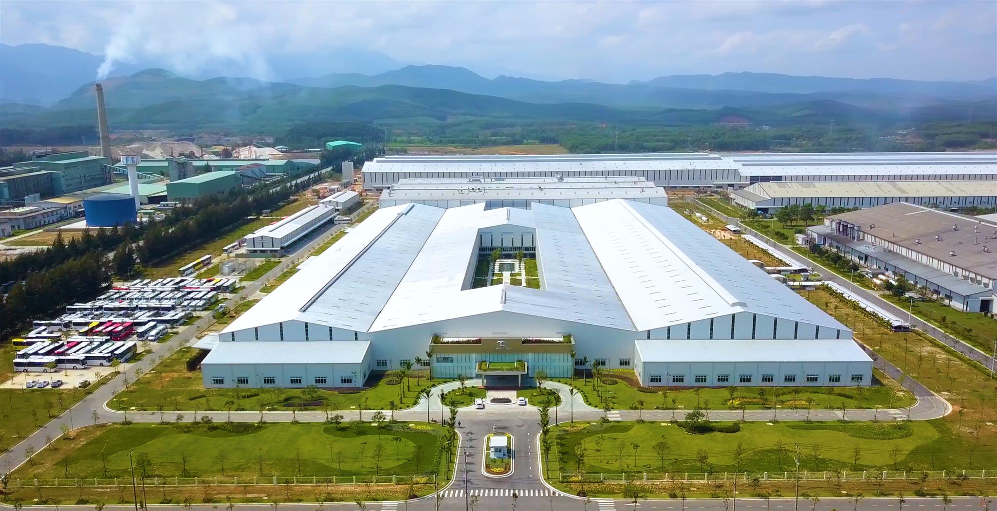 THACO chuyển giao công nghệ sản xuất xe bus THACO COUNTY  cho đối tác tại KAZAKHSTAN 