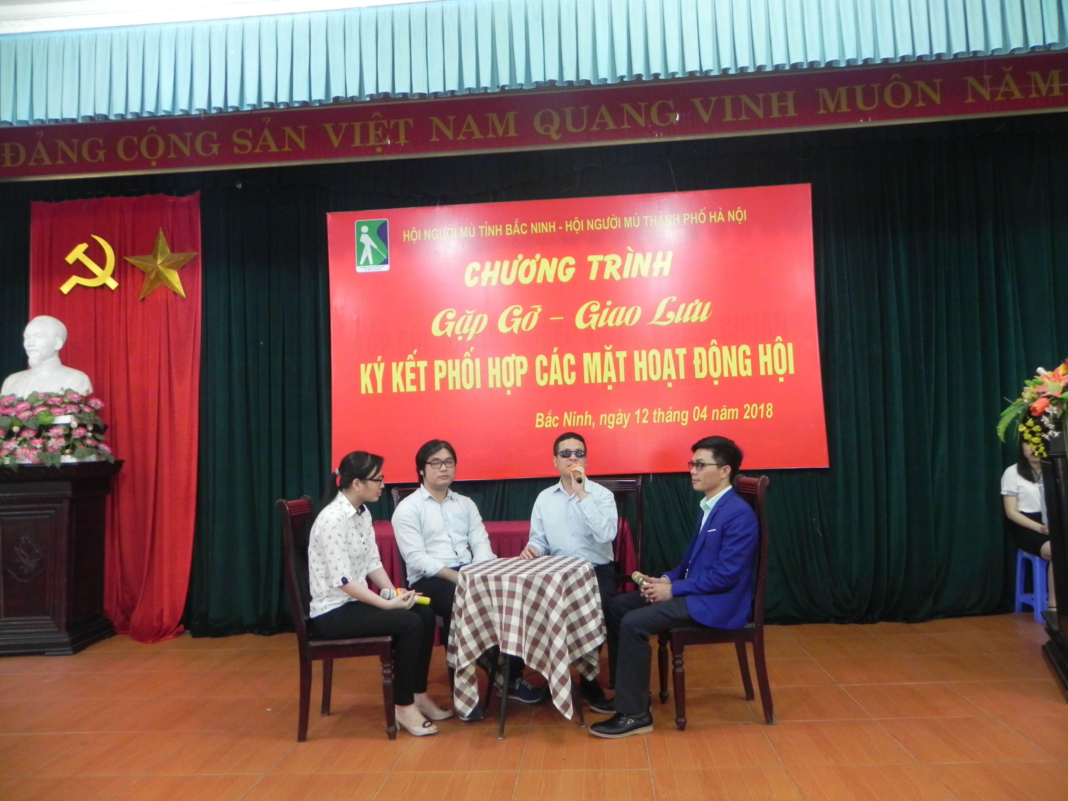 Thắt chặt tình đoàn kết giữa những người khiếm thị