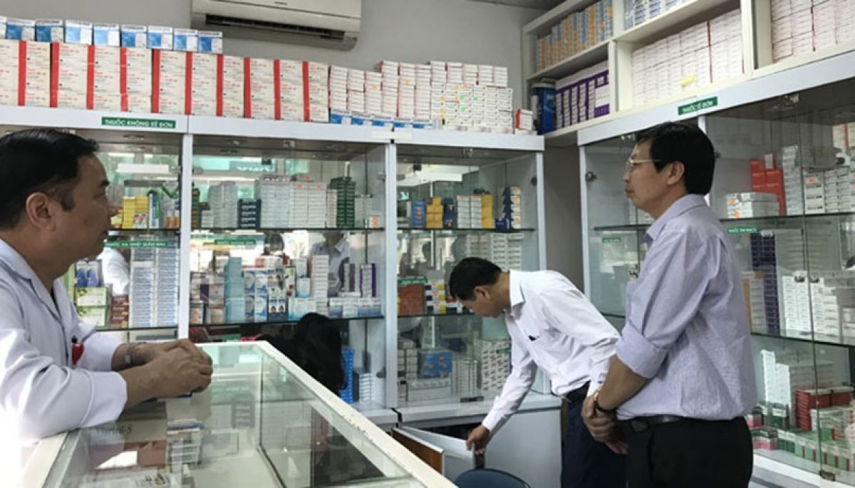 Bệnh viện bán thuốc hết hạn, người dân mất niềm tin