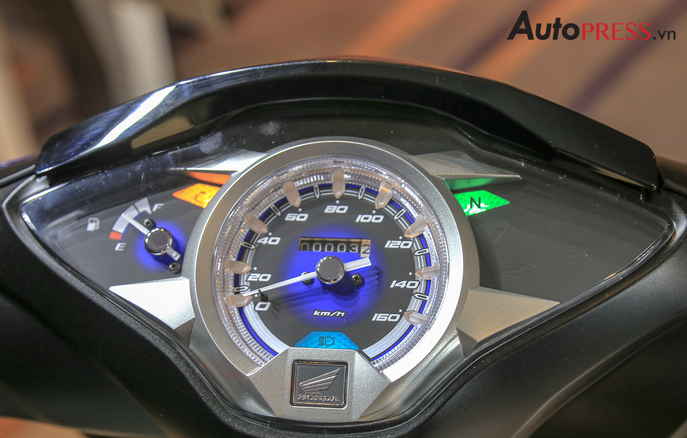 Honda trình làng Future Fi 2018 giá từ 30,2 triệu