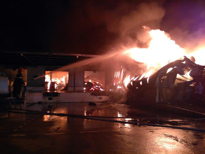 Quảng Ninh: Cháy lớn tại nhà máy sợi khu công nghiệp Hải Yên