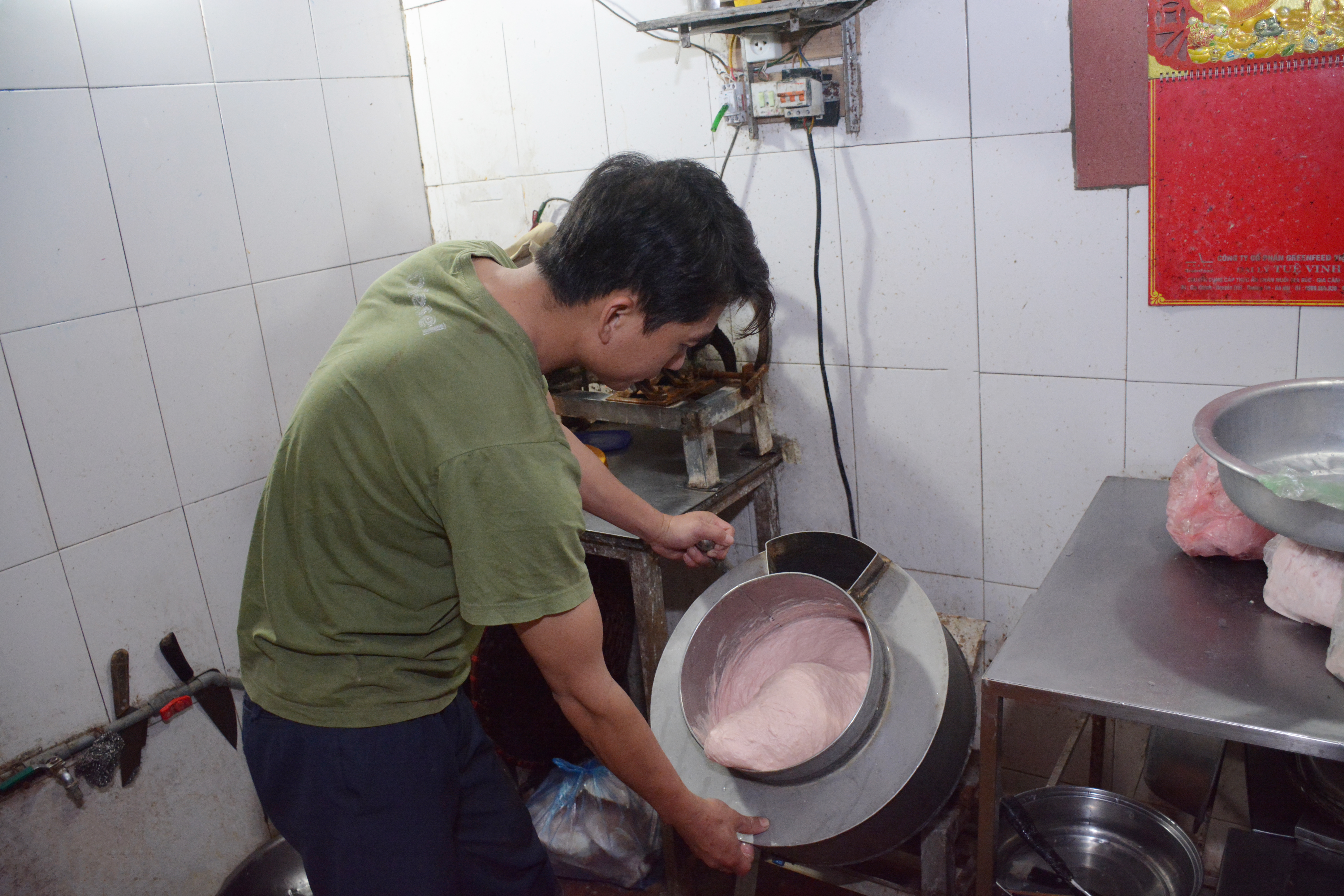 Mắt thấy tai nghe làng giò chả Ước Lễ