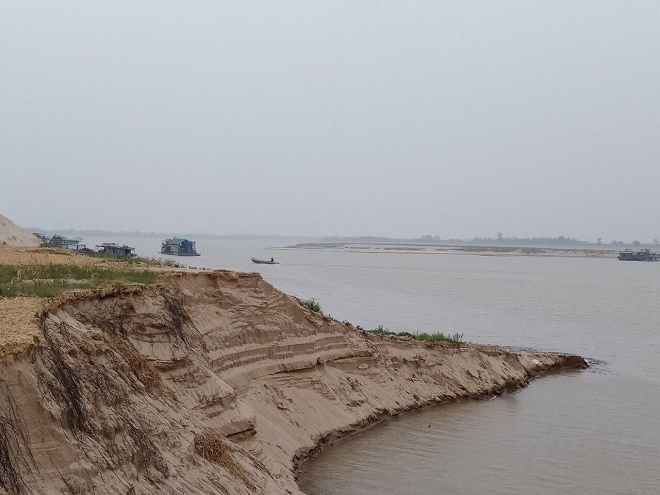 Vĩnh phúc : “cát tặc” ngày đêm lộng hành người dân lo mất đất sản xuất