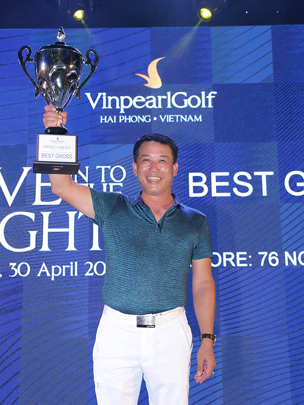 “Drive into the Night” vinh danh những “Kỵ sĩ bóng đêm”