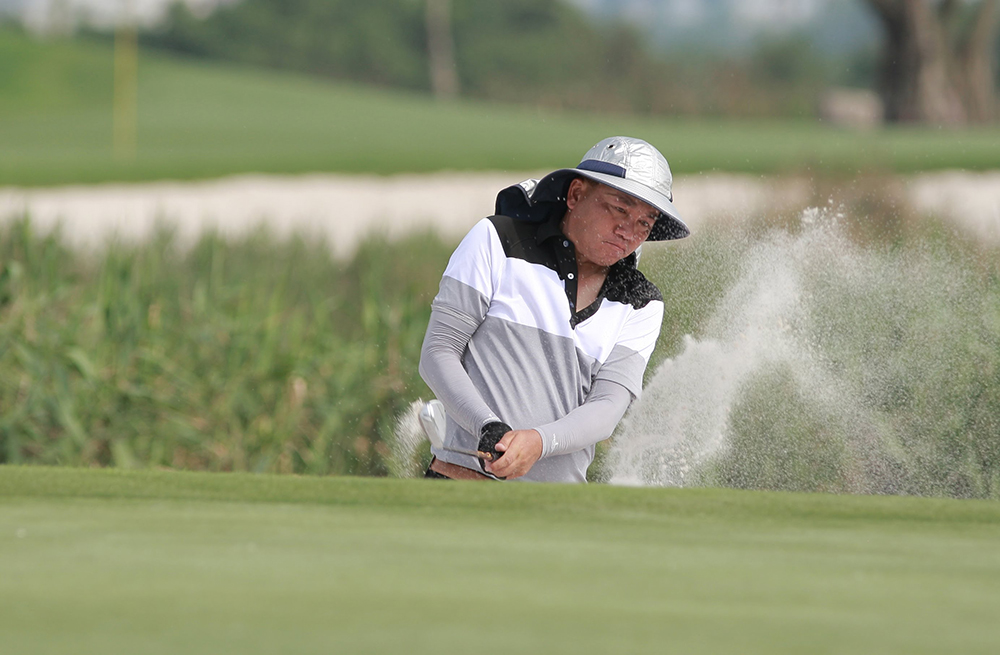 “Drive into the Night” vinh danh những “Kỵ sĩ bóng đêm”