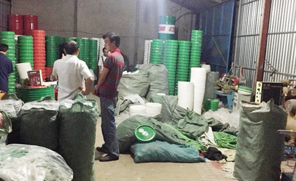 Tp Hồ chí Minh: Triệt phá đường dây sản xuất dầu nhớt giả