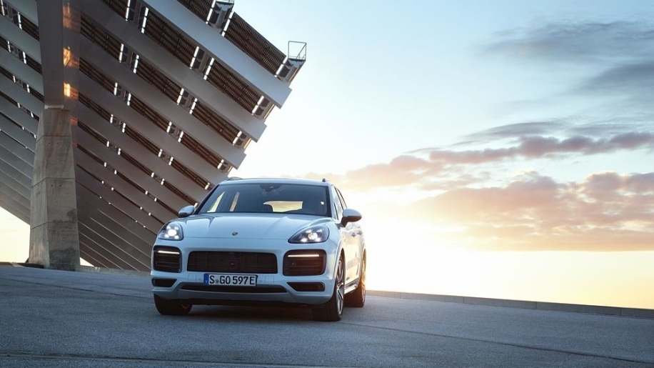 Porsche ra mắt phiên bản Porsche Cayenne E-Hybrid 2019 chạy bằng điện