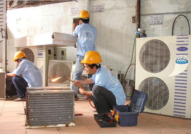 Vào hè, thợ điều hoà, điện lạnh thi nhau hốt bạc