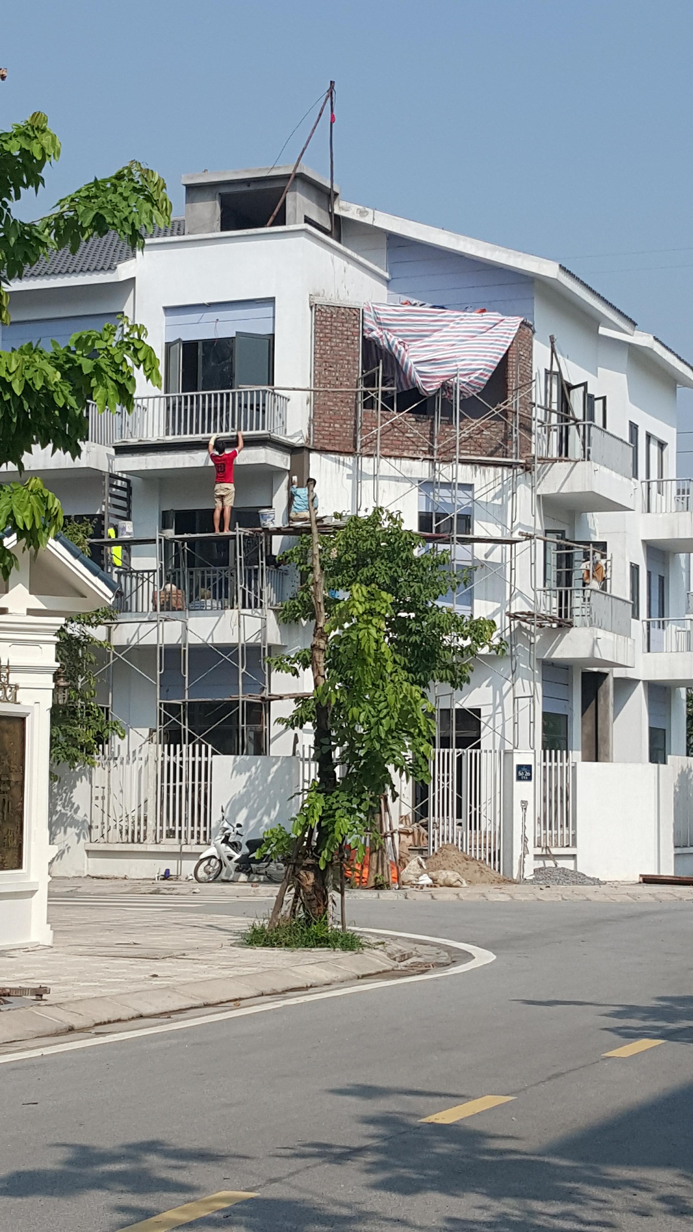 Bài 1: Nam Từ Liêm (Hà Nội): Nhiều công trình “nganh nhiên” vi phạm TTXD?