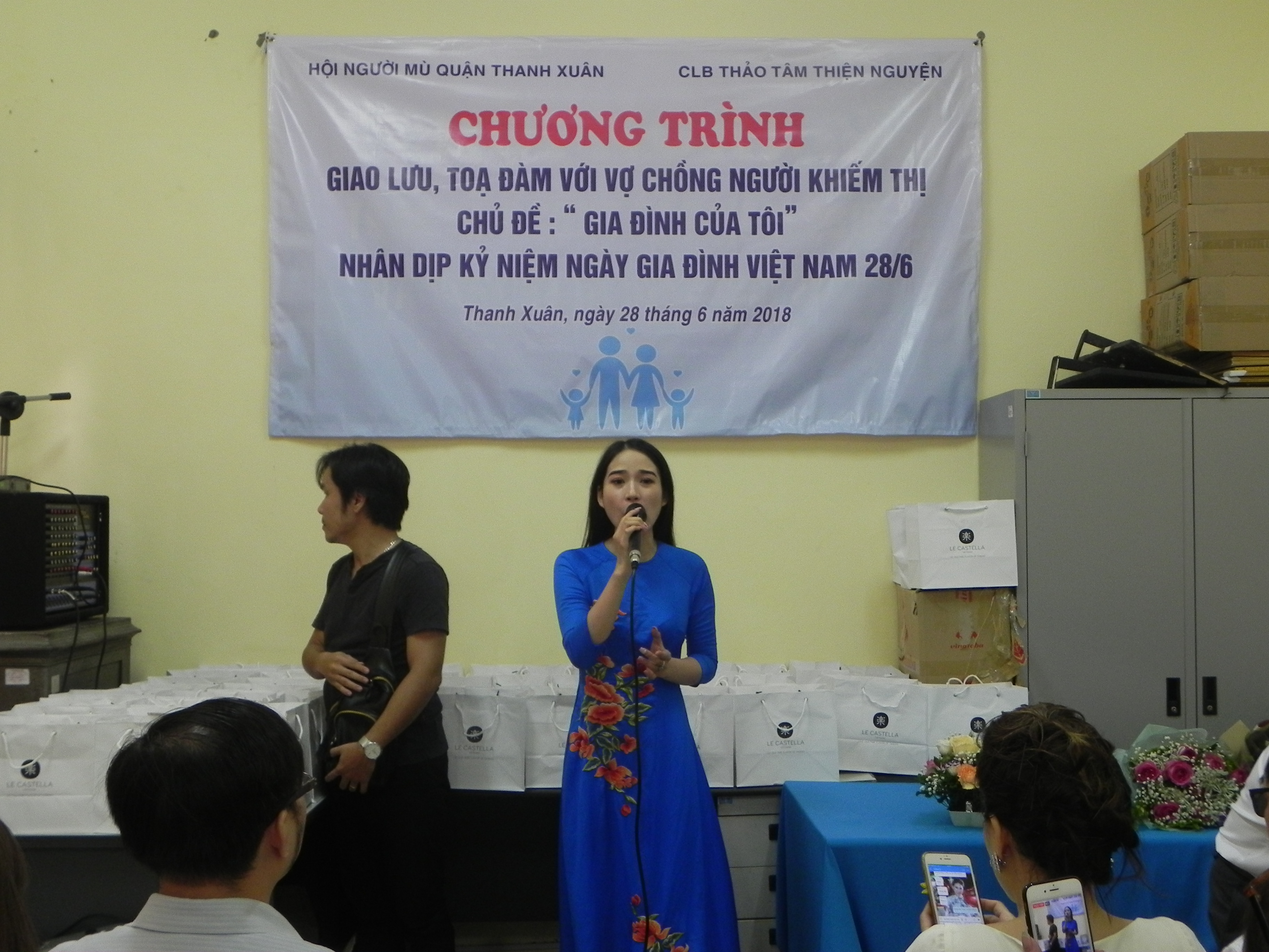 Tiết mục văn nghệ của ca sĩ trẻ Hà Nội