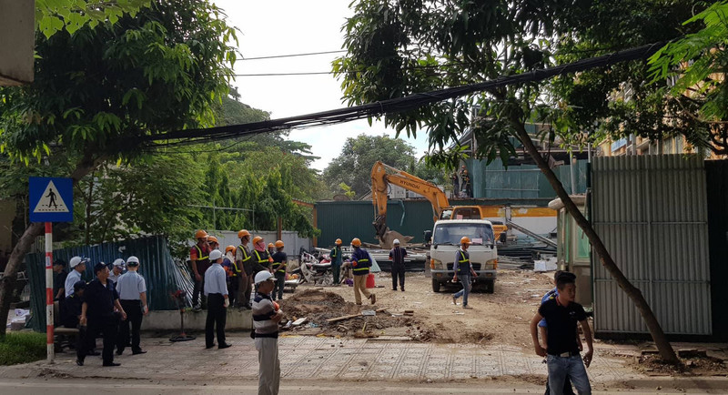 Hà Nội: Xử lý cưỡng chế các cơ sở thuê kinh doanh sai phạm ở mương Phan Kế Bính