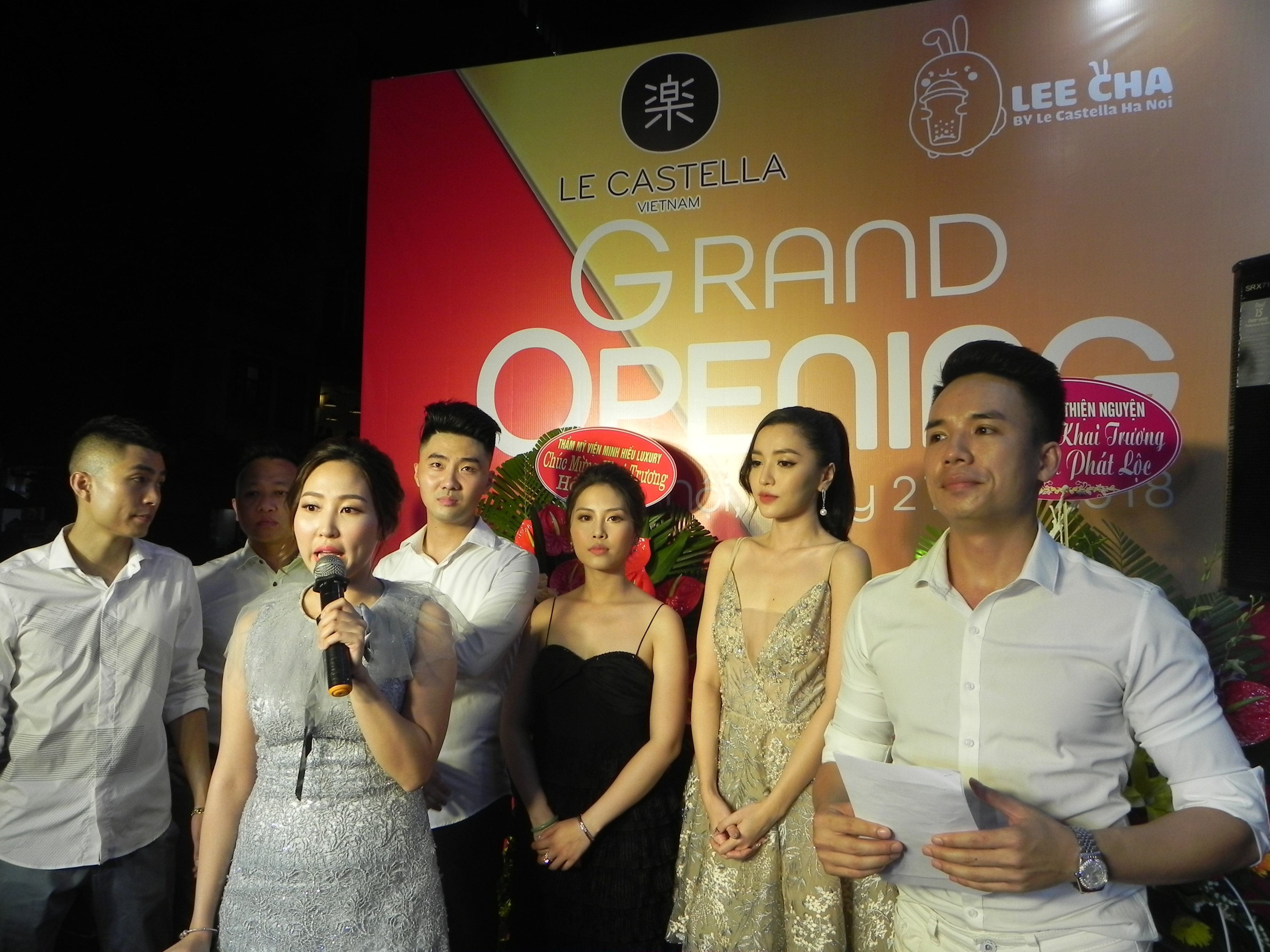 Xem World Cup – Thưởng thức bánh Le Castella và trà sữa Leecha