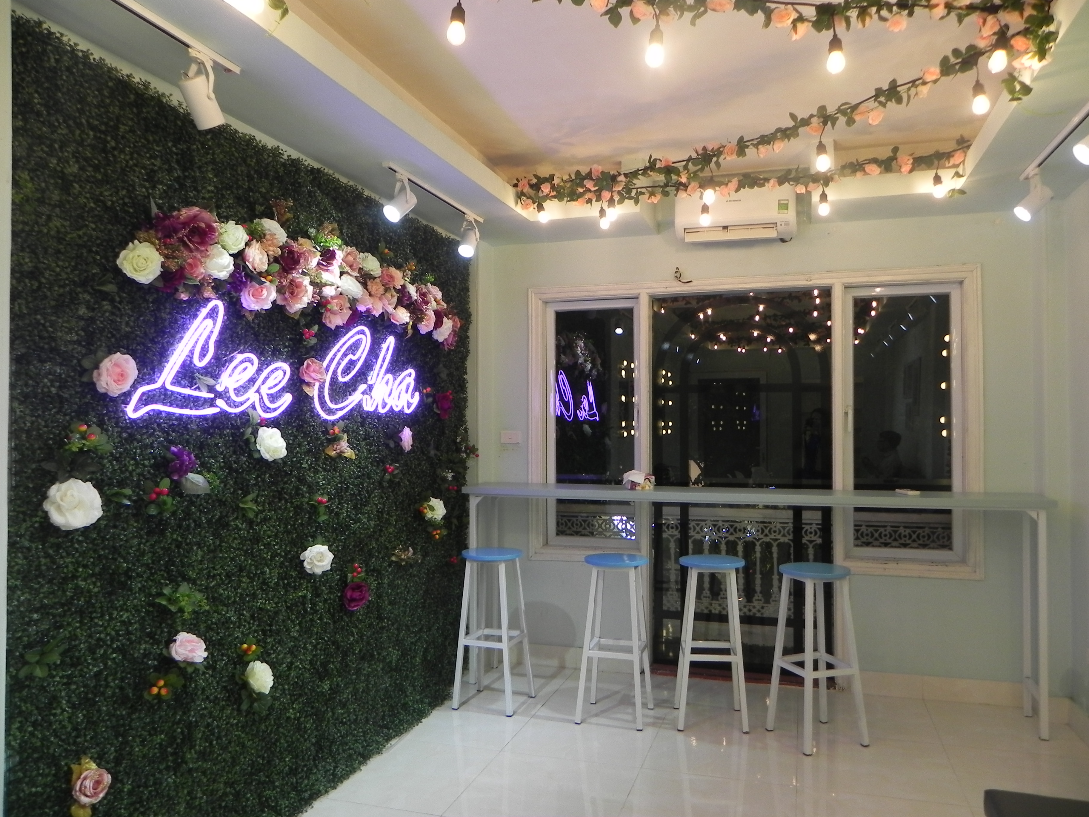 Xem World Cup – Thưởng thức bánh Le Castella và trà sữa Leecha