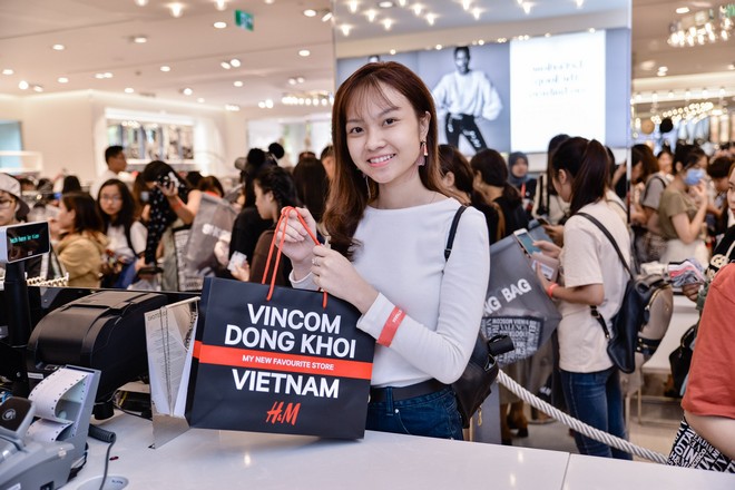 HÁO HỨC CHỜ ĐÓN “ĐẠI TIỆC KHUYẾN MẠI ĐÊM” TẠI VINCOM