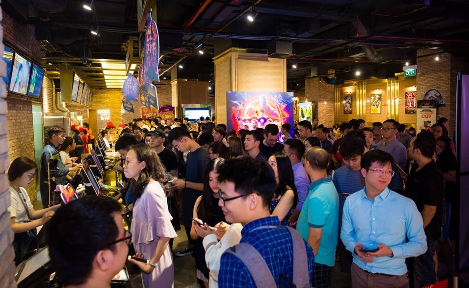 HÁO HỨC CHỜ ĐÓN “ĐẠI TIỆC KHUYẾN MẠI ĐÊM” TẠI VINCOM