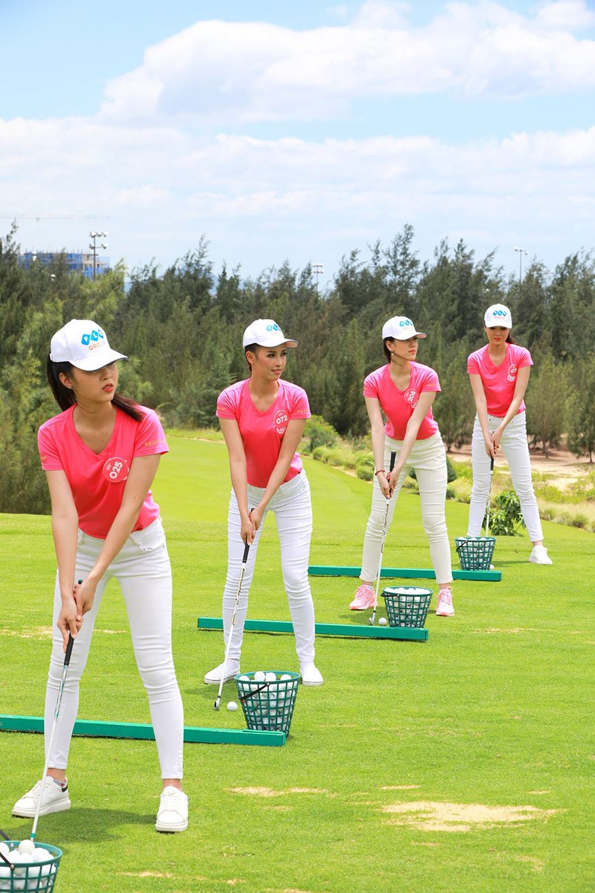 30 người đẹp HHVN làm quen với môn thể thao quý tộc