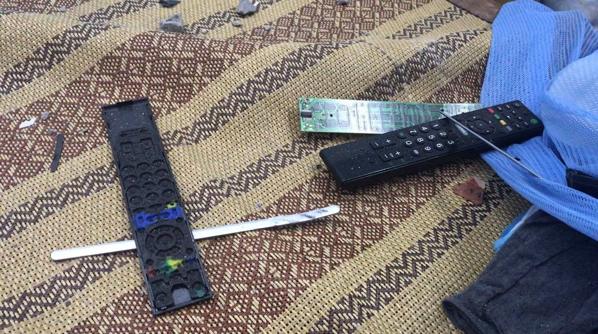 Gạch vữa rơi từ Dự án chung cư HDI Tower làm sập mái nhà dân