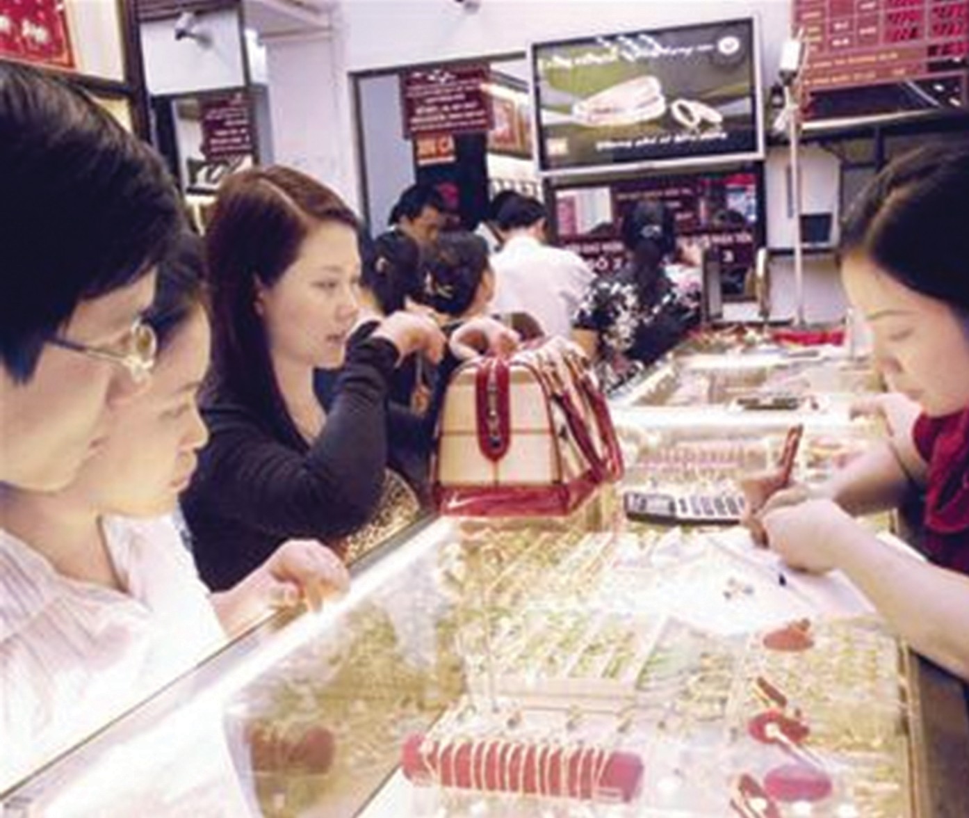 Mua sắm cặp đôi: Xu hướng mới của người tiêu dùng