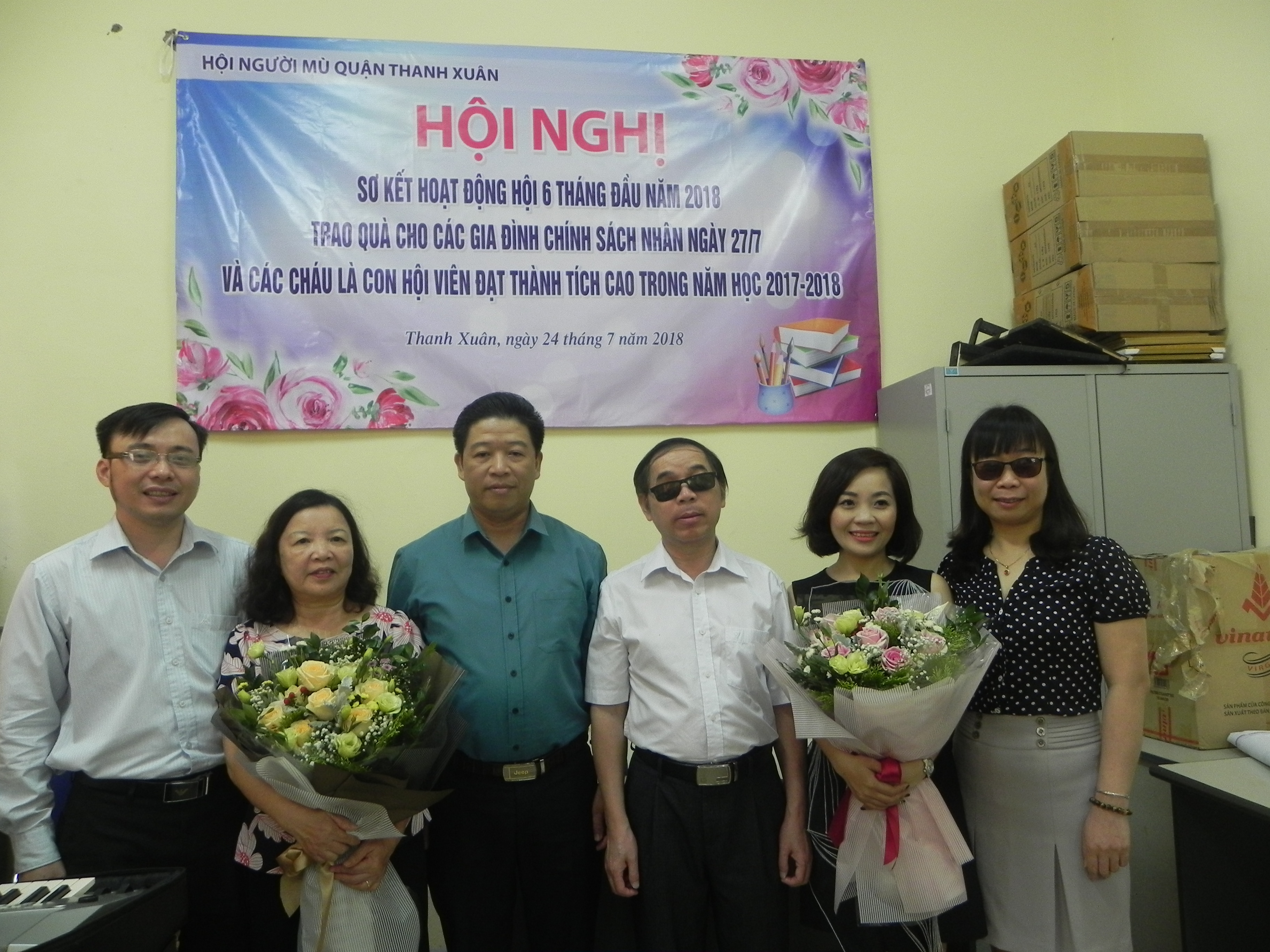 Chia sẻ yêu thương đến với người khiếm thị